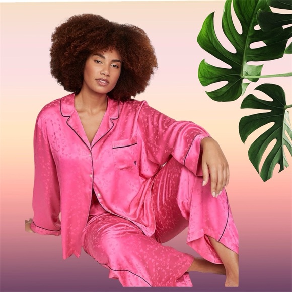 NEW XL (TALL) VICTORIA'S SECRET Hearts Hollywood Pink Satin Pajama and slipper - Picture 7 of 10